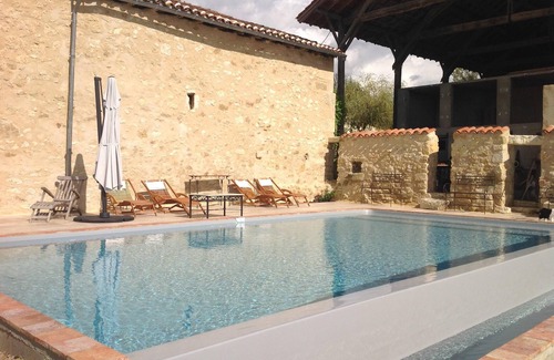 Jegun House | Peace at the end of the track, unwind and relax in the interesting old winery