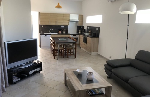 Saint-Mitre-les-Remparts House | Peace and comfort in Provence, 20 minutes from the sea, near Martigues and Marseille