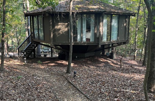 Big Canoe Cabin | "PEACE IN A POD" CHARMING 2-Bdrm cabin right in the middle of Big Canoe!