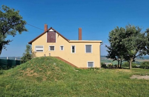 Rezi House | Peace in the middle of nature close to Balaton and Heviz.