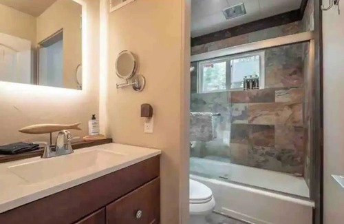 Pla-Vada Woodlands Cabin | Peace In the Pines, a multi family, kid friendly cabin near River & Donner Lake