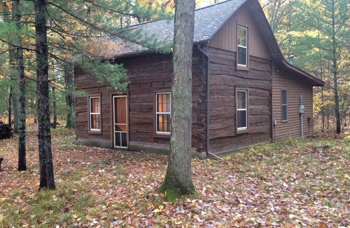 Brohman Cabin | Peace Lodge - Hand-Hewn Log Cabin In The Woods