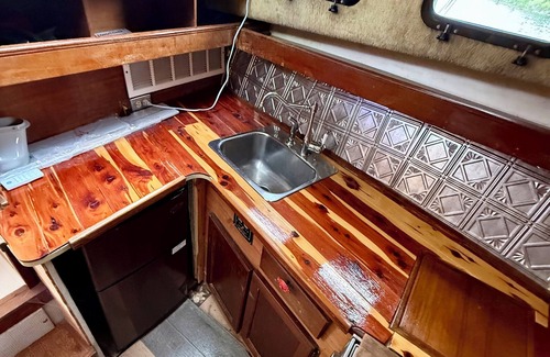 Rock Harbor Boat Rental | Peace of Mind Floating Camper On Norris Lake!