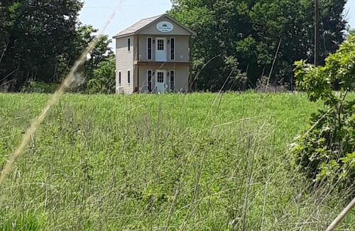 Murrayville House | Peace on the Prairie Too - Tiny House, Pets Allowed, No cleaning fee.