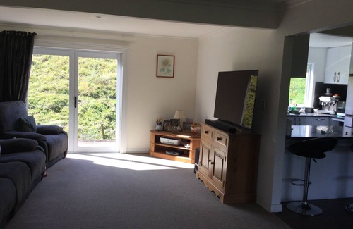 Waikino Other | Peace & Tranquilityn2 minutes to Karangahake gorge and bicycle tracks.
