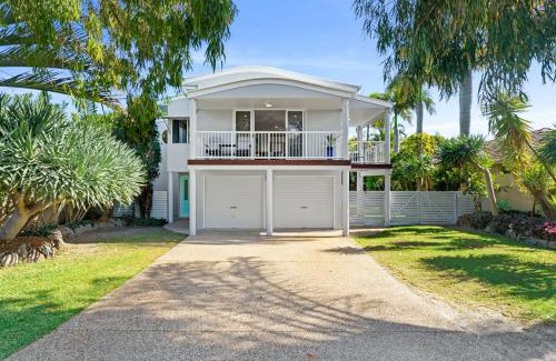 Castaways Beach House | Peace within the palms, Castaways Beach