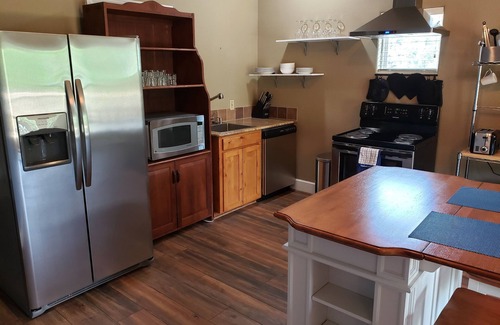 Fair Oaks Ranch House | Peaceful 2 Bd/2 Bath Separate Apt(no shared space)