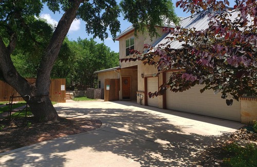 Fair Oaks Ranch House | Peaceful 2 Bd/2 Bath Separate Apt(no shared space)