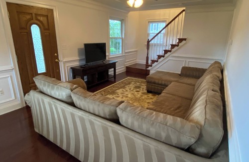 Shady Side House | Peaceful 2-bedroom/2-bathroom house with WiFi and AC in serene Shady Side
