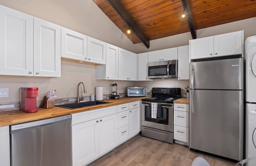 Sudden Valley House | Peaceful 2-bedroom retreat in the trees above Bellingham