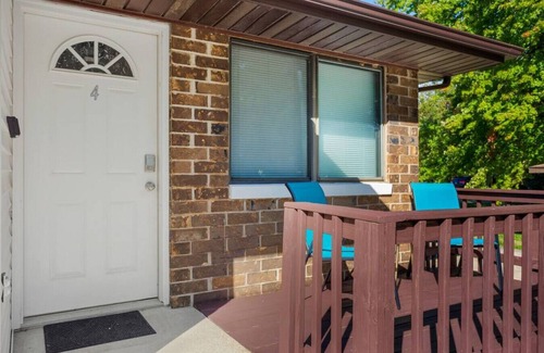 Sunnyland Apartment | Peaceful 2BD 10 mins from DT Peoria