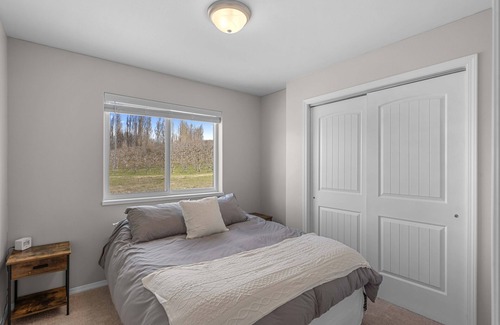Orondo House | Peaceful 2BR Retreat w/ Mt & River Views-Free Wi-Fi