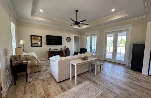 Kingsland House | Peaceful 3-bed, 3 bath house with AC in charming Kingsland