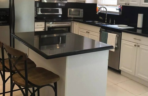 Margate House | Peaceful-3 bedroom home with free parking