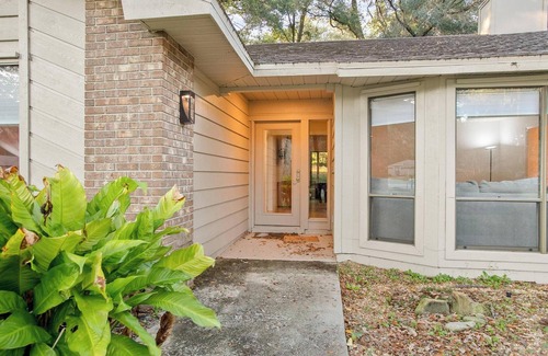 DeLand House | Peaceful 3-bedroom House in DeLand Close to Everything but Quiet and Spacious!