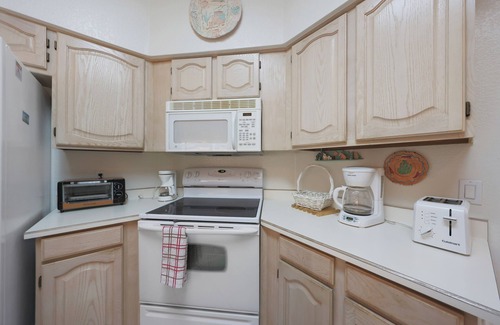 Westbrook Village House | Peaceful 3-bedroom House in Peoria, Golf Course View, Pool and Hot Tub Access