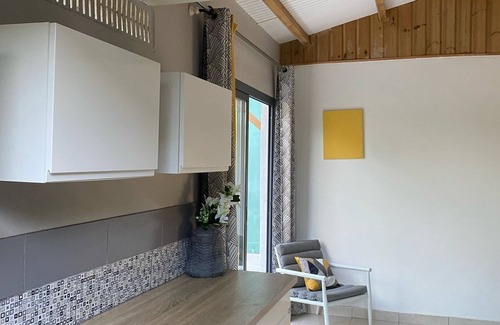 Saint-Joseph House | Peaceful 3-bedroom detached house with Netflix air-conditioning and dishwasher