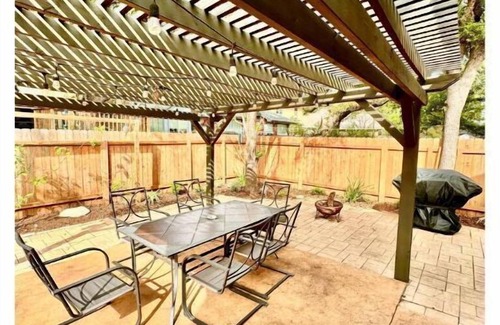 Austin House | Peaceful 4BR Home w/Office in South Austin