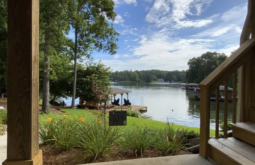 Jackson House | Peaceful 5 Bedroom Jackson Lake home on a quiet cove