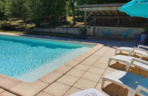 Salviac House | Peaceful 5-person gîte with secure pool (sleeps up to 9)