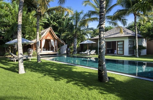 Drupadi Villa | Peaceful, 5BR Villa for Group in Seminyak Area