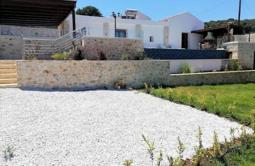 Makhairoi Villa | Peaceful and Quiet Luxury VillanLocated in a wonderful village