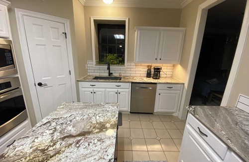 Garland House | Peaceful and Relaxing 6BR Home on Golf Course with Pool, Hot Tub and Sauna.