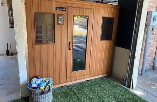 Garland House | Peaceful and Relaxing 6BR Home on Golf Course with Pool, Hot Tub and Sauna.