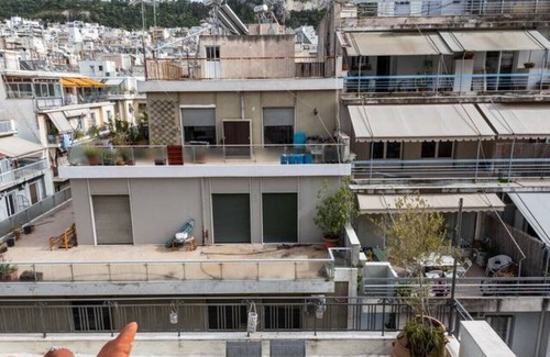 Exarhia Apartment | Peaceful and Spacious Penthouse w/2 Bedrooms and Lots of Daylight