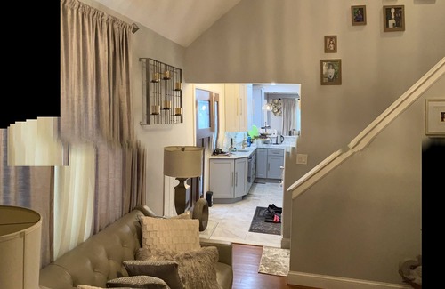 Bellmore House | Peaceful and Tranquil Stay at House of Essence II, nestled in North Bellmore