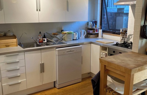 North Fremantle Apartment | Peaceful apartment +sauna, 5 minutes to the river & sea in iconic North Freo