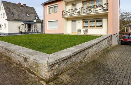 Bausendorf Apartment | Peaceful Apartment in Bausendorf with Terrace and Barbecue