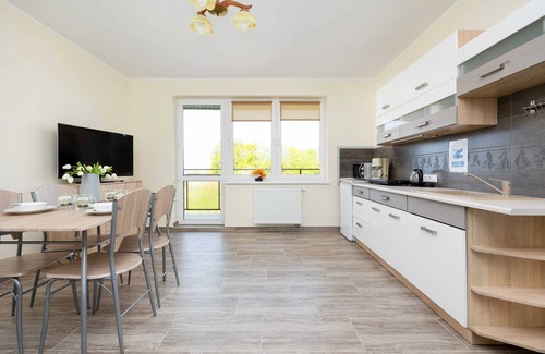 Wrzosowo Apartment | Peaceful Apartment Wrzosowo Bay with Parking by Noclegi Renters