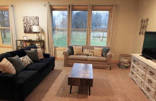 Middlebury Apartment | ⭐ Peaceful apt in the country-close to Shipshewana
