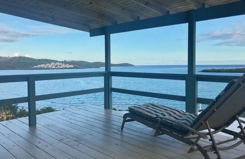 Fulladoza Bay Villa | Peaceful Bayfront Stay Breezy Sunrise Views - Eastside