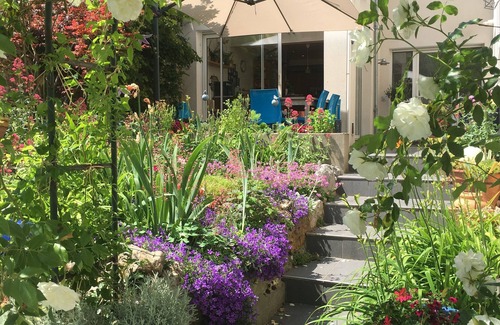 Maisons-Laffitte House | Peaceful blue paradise 20 minutes from the center of Paris