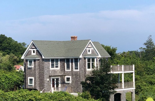Block Island House | Peaceful, Breezy, Pet Friendly Getaway!