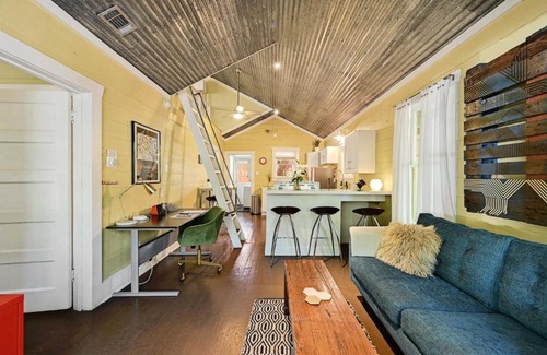 South River City House | Peaceful Bungalow with Fenced Yard near Shops and Cafes