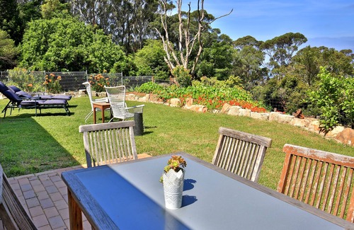 Coledale House | Peaceful Bush Setting minutes from beach.