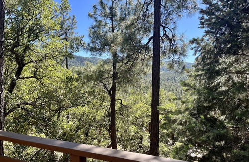 Prescott Cabin | Peaceful cabin in the woods, just 9 miles to whiskey Row