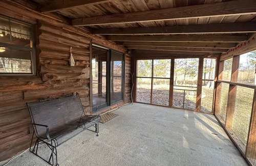 Pleasant Grove Cabin | Peaceful Cabin Retreat near Mountain View, AR