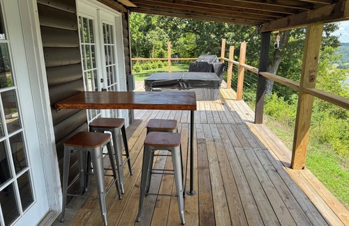 Bentonville Cabin | Peaceful cabin with spectacular river and scenic views.