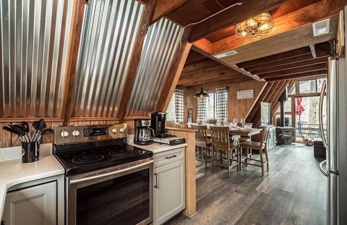 Innsbrook Ski Chalet | Peaceful chalet - *new* private beach, WIFI, kayaks