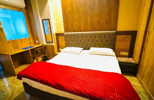 Jaipur District Hotel | Peaceful City Hideaway - Balcony + Nature Views-202