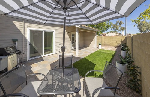 Mesa House | Peaceful+Clean+Comfy 2BR Townhouse w/Pool & Garage