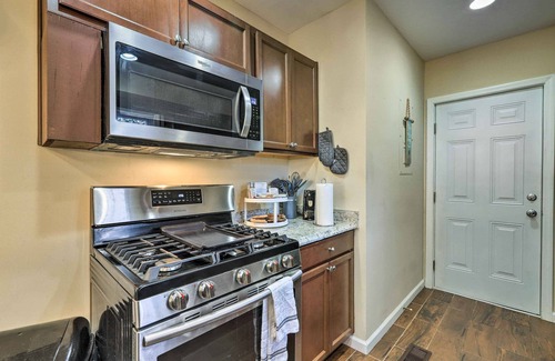 Columbus House | Peaceful Columbus Retreat w/Deck & Yard!