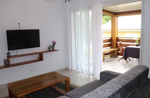 La Possession Apartment | Peaceful, comfortable accommodation 20 minutes from the beach and 30 minutes from the airport