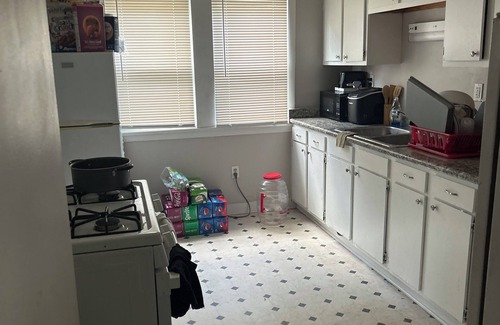 Cleveland House | Peaceful Convenient 1 bedroom