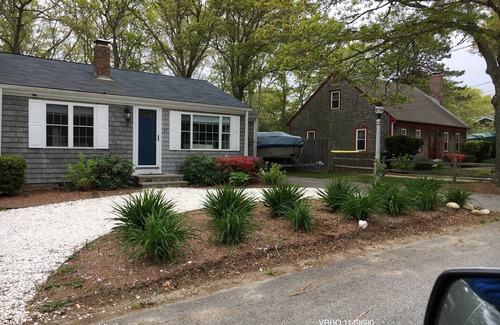 East Falmouth House | Peaceful Cottage with relaxing vibe in family friendly neighborhood