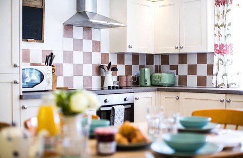 Lydney House | Peaceful country cottage with beautiful river views, family and dog friendly